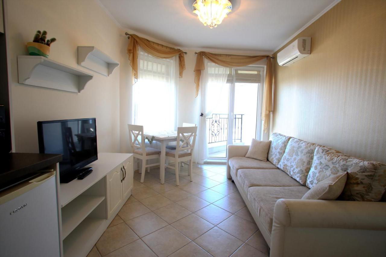 Villa Livia Boutique Apartments Ravda Esterno foto